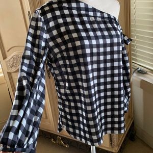 One-shoulder checkered silk top